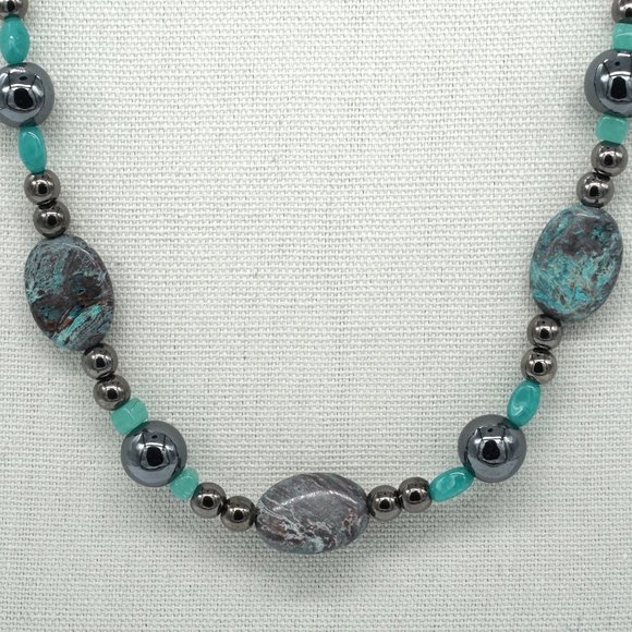Necklace with Turquoise and Hematite stones. - Picture 6 of 7